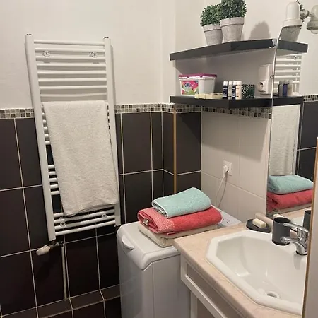 Superbe Spacieux Avec Parking Et Jardin Prive Wattignies